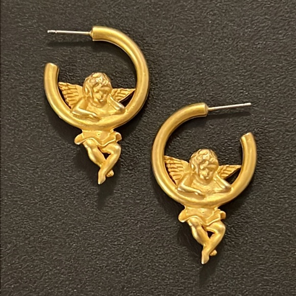 Vintage JJ Gold Plated Angel Cherub Laying on Crescent Moon Hoop Stud Earrings - Picture 4 of 5